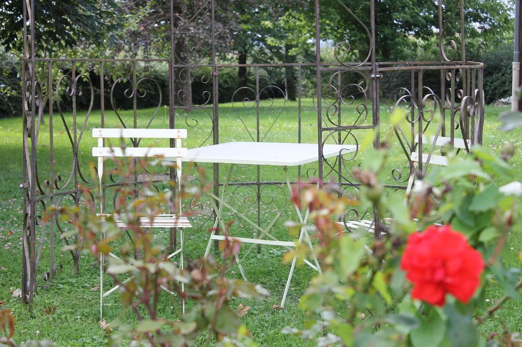 Auberge De Villequier Villequier-Aumont Bagian luar foto