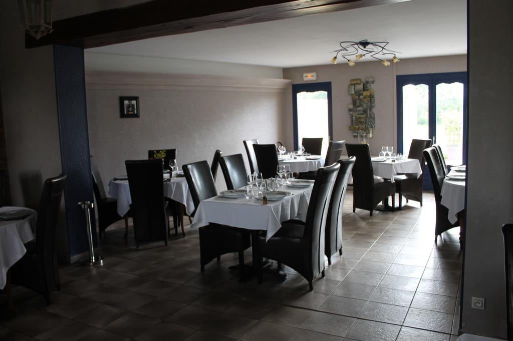 Auberge De Villequier Villequier-Aumont Bagian luar foto