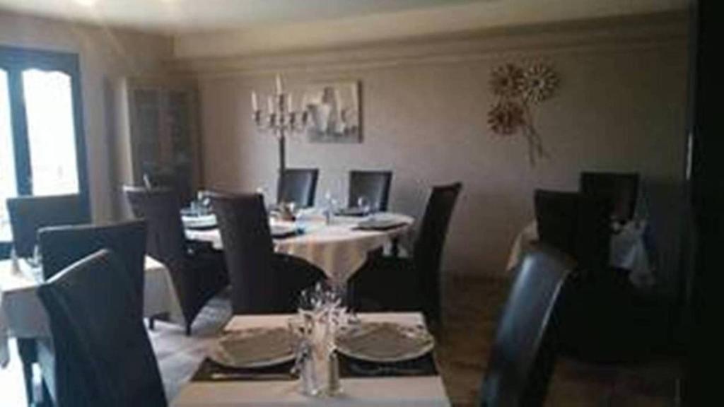 Auberge De Villequier Villequier-Aumont Bagian luar foto